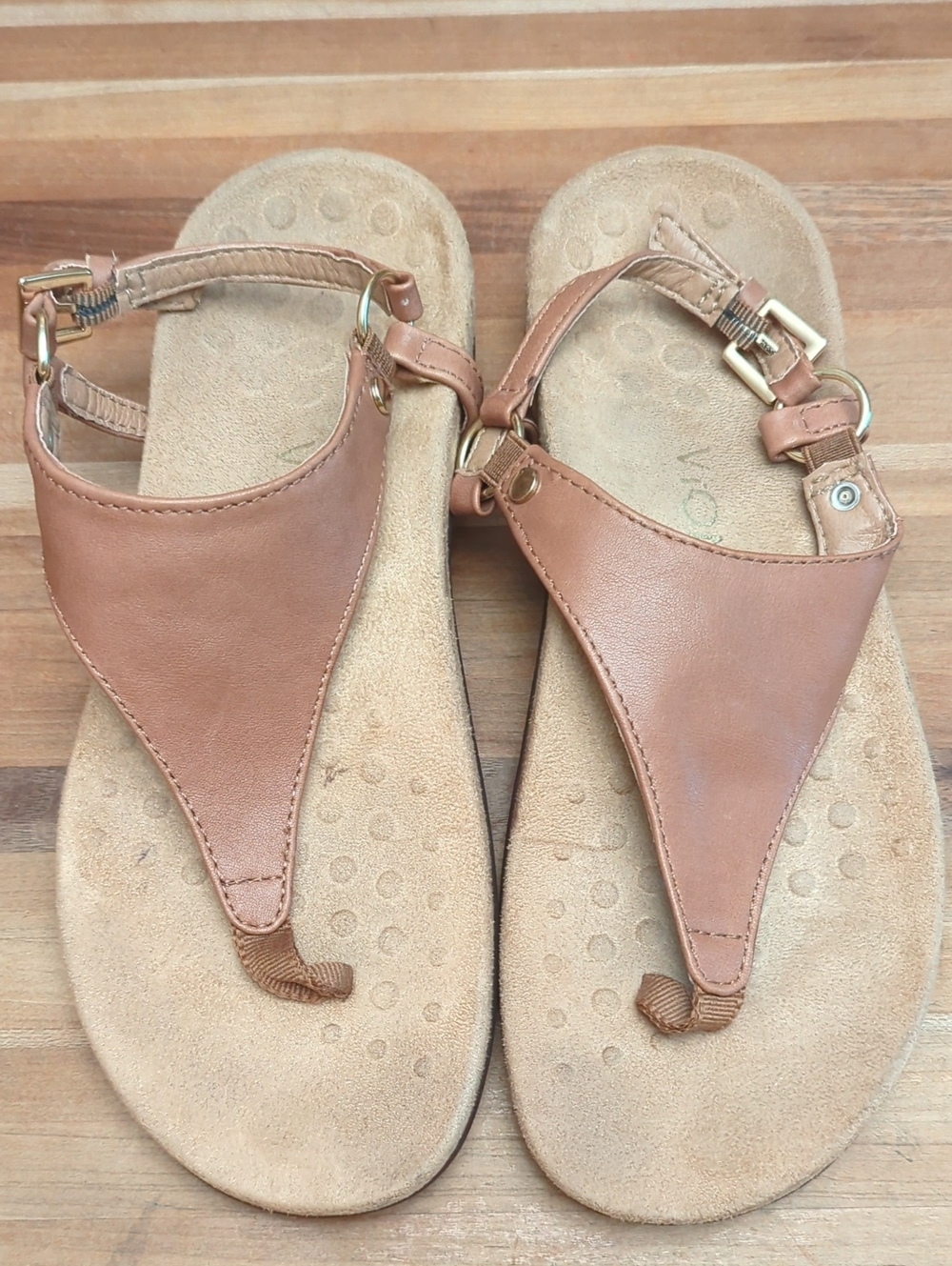 Vionic Kirra Brown Leather T-Strap Sandals with Gold Hardware